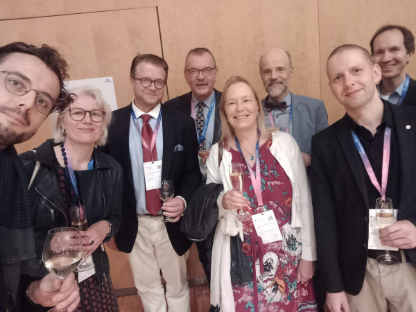 Das Bild zeigt Teilnehmerinnen und Teilnehmer aus Deutschland beim ICA-Kongress in Barcelona